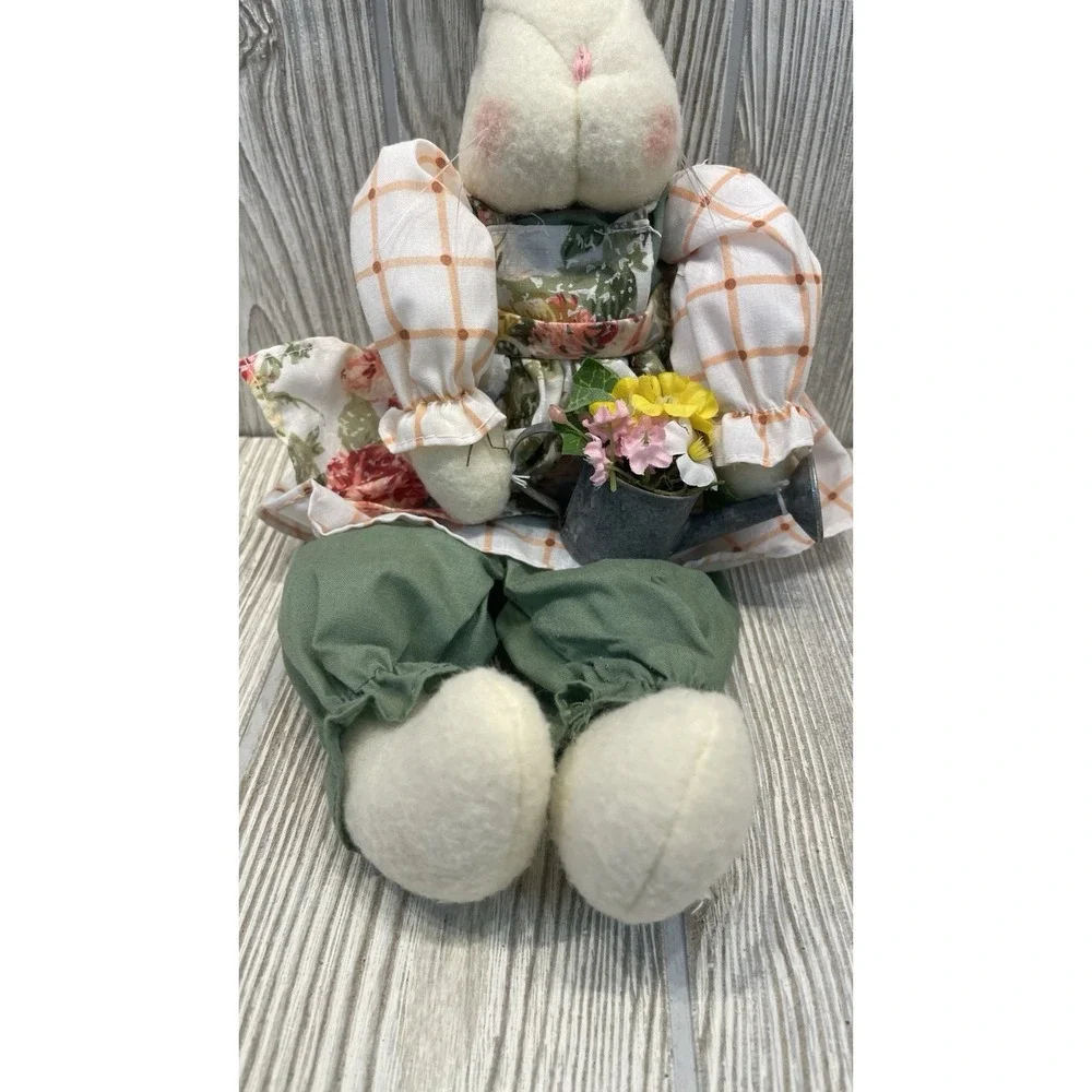 VTG Easter Bunny Shelf Sitter Rabbit Ceramic Head Hands + Ceramic Bunnies Figure